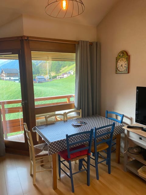 Appartement Morzine, deux pièces, mezzanine, 4 personnes Apartment in Montriond