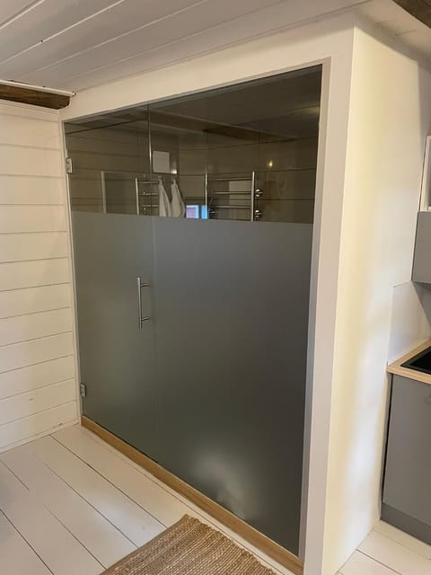 Suloinen luhtirakennus Randla Apartment in Finland