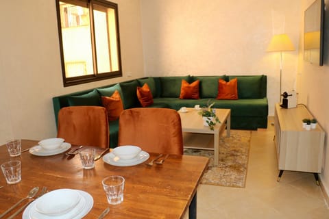 TV and multimedia, Living room, Dining area, air conditioner