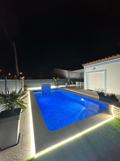 Night, Garden, Pool view, Swimming pool, Swimming pool