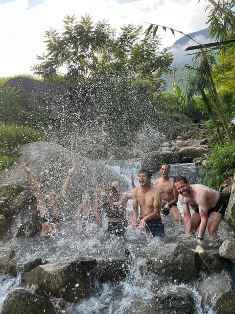 Nearby landmark, Day, People, Natural landscape, Summer, group of guests