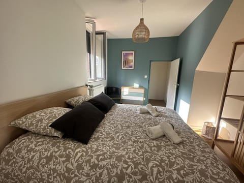 Maison de charme au centre de Moulins, avec jardin et terrasse, tout confort inclus - FR-1-489-474 House in Moulins