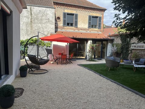 Maison de charme au centre de Moulins, avec jardin et terrasse, tout confort inclus - FR-1-489-474 House in Moulins