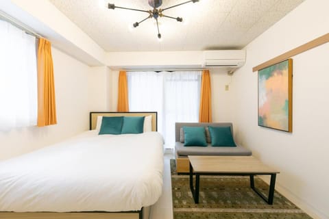 Bed, Seating area, Bedroom, air conditioner