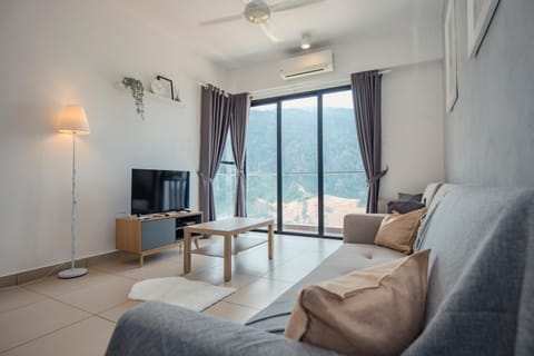 TV and multimedia, Living room, Seating area, fireplace, air conditioner