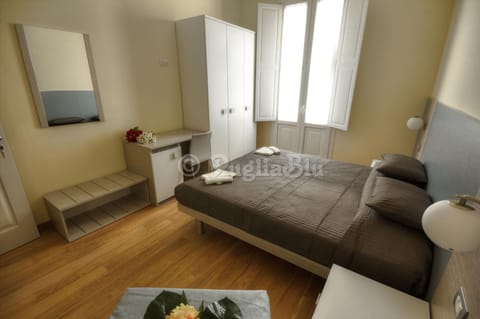 Day, Photo of the whole room