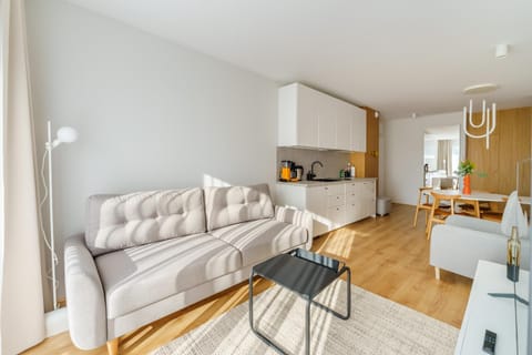 Kitchen or kitchenette, Living room, Seating area, Dining area, pet friendly, stove