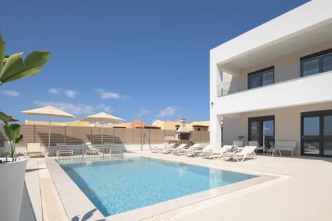 Patio, Day, Pool view, Swimming pool, sunbed