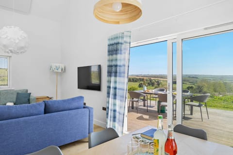 TV and multimedia, View (from property/room), Balcony/Terrace, Living room, Seating area, Dining area