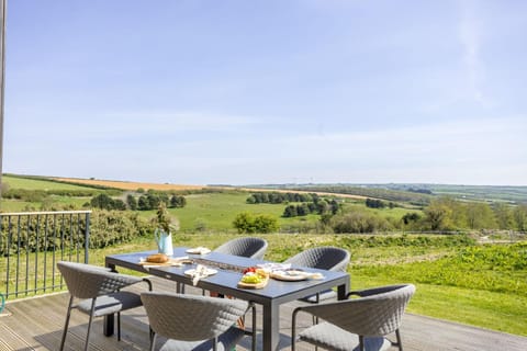 View (from property/room), Balcony/Terrace, Seating area