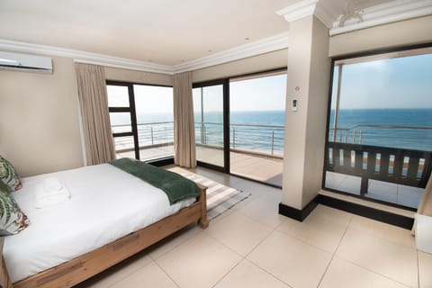 View (from property/room), Balcony/Terrace, Bedroom, Sea view