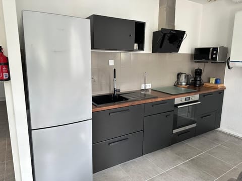 Coffee/tea facilities, Kitchen or kitchenette, minibar, pet friendly, stove, toaster