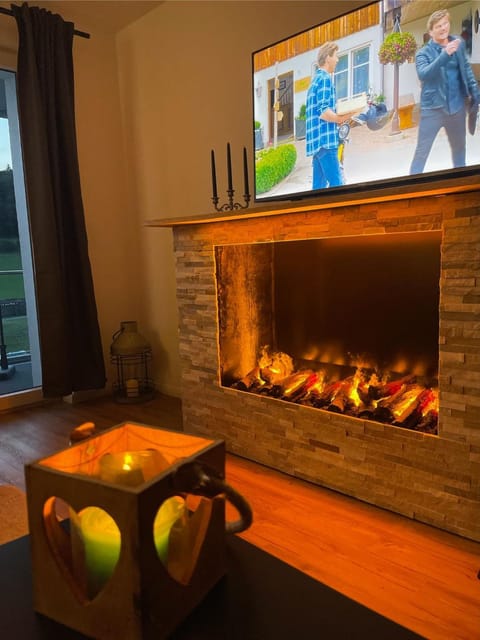 TV and multimedia, Evening entertainment, flat iron