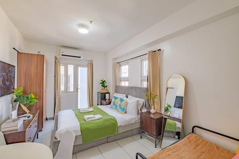 Bed, Living room, Photo of the whole room, Bedroom