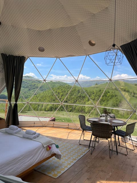 Tranquil Dome - Manta's Retreat Glamping Cornereva Luxury tent in Serbia
