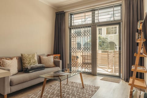 Empire Sol Spacious Muizenberg Beach Apartment Apartment in Cape Town