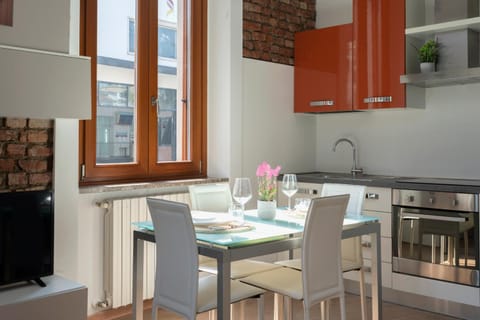 Kitchen or kitchenette, Dining area, pet friendly, stove