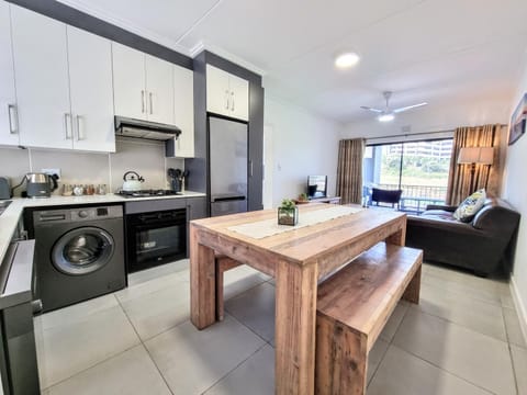 Property building, Kitchen or kitchenette, Living room, Seating area, Dining area, dishwasher, oven, stove, toaster, washing machine, kitchen, kitchen