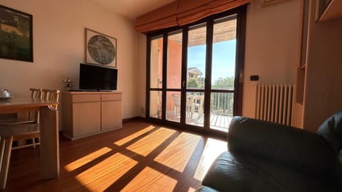 Living room, Parking, internet, air conditioner