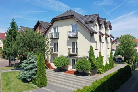 Facade/entrance, Day, Bird's eye view, Floor plan