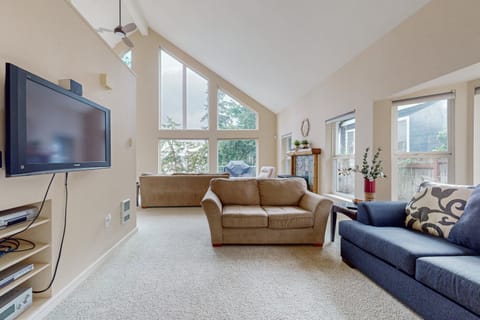 Emerald View Outlook House in Camano Island