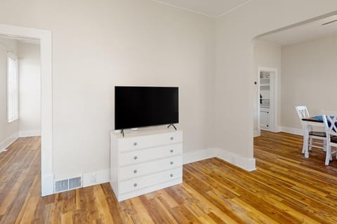 Gateway to Yellowstone and Tetons! Mtn-View Retreat House in Ashton