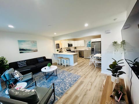 Living room, Dining area, kitchen