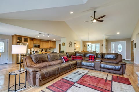 White Swan Lake Home Near Hiking and Snowmobiling! House in Minnesota
