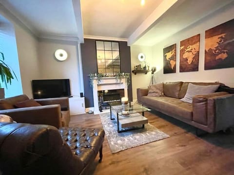 Peak District Self Catering Holiday Home House in Glossop