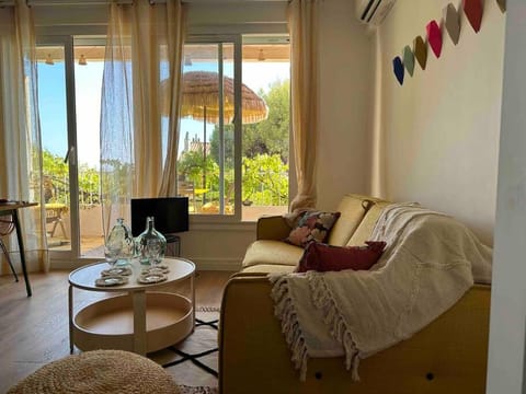 Le repaire de la Vierge bohème vue mer Apartment in Cassis