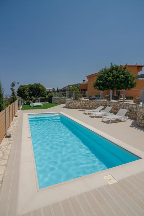 Swimming pool, sunbed