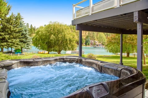 Lazy K on Peaceful Bay - Lake House House in Lakeside