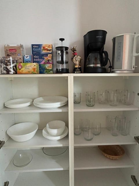 Coffee/tea facilities, Kitchen or kitchenette, Food and drinks