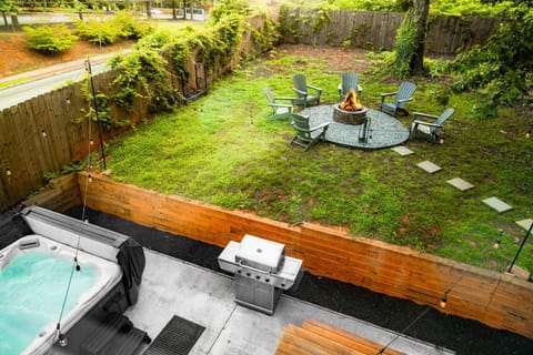 Twin Homes - 8 Bedroom Retreat In Central ATL House in Atlanta