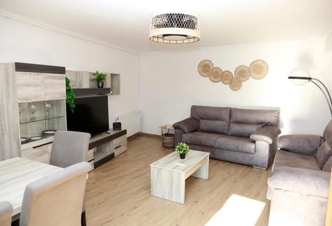 Communal lounge/ TV room, TV and multimedia, Seating area
