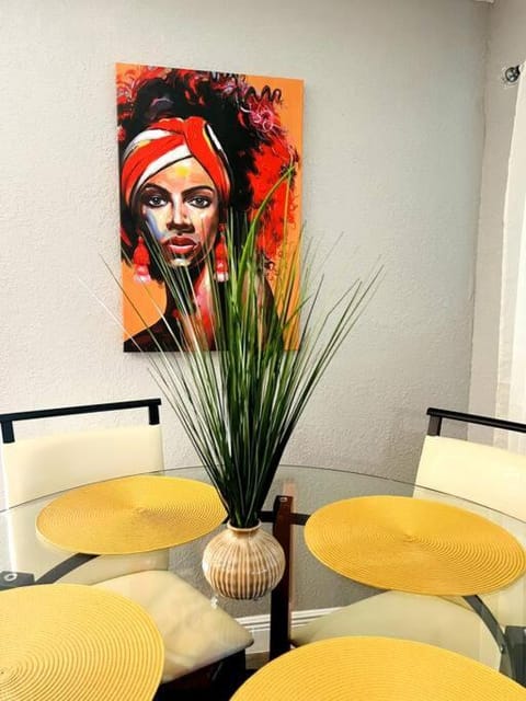 3brdrm home near Downtown Orlando and Winterpark House in Eatonville