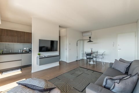 Communal lounge/ TV room, TV and multimedia, Living room, Seating area