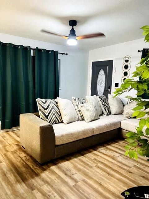 Living room, Seating area, fireplace