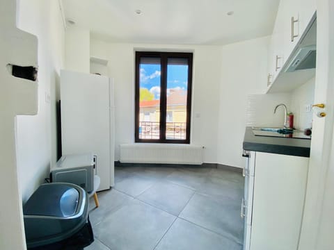 Kitchen or kitchenette, minibar, pet friendly, stove