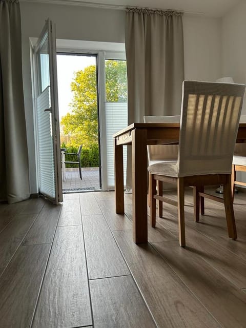 View (from property/room), Balcony/Terrace, Living room, Dining area