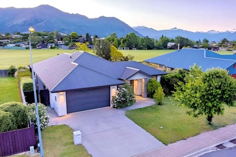 Property building, Natural landscape, Mountain view