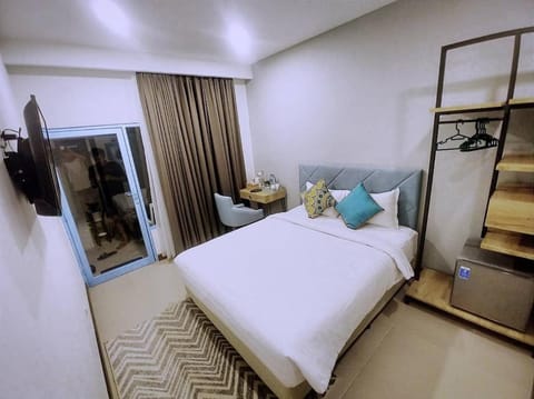 Bed, TV and multimedia, Photo of the whole room, Bedroom, wardrobe
