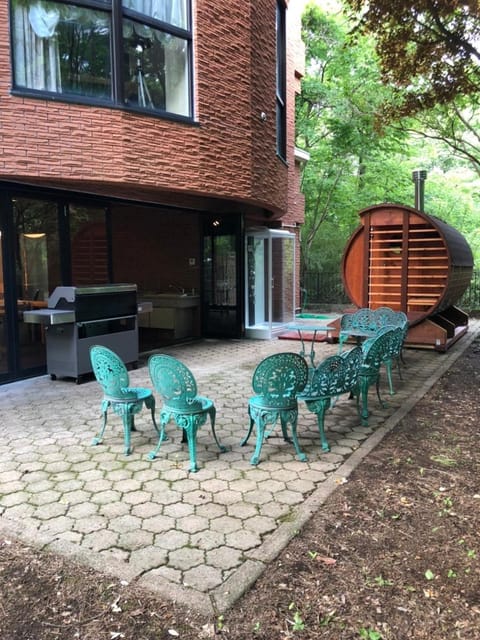 Property building, BBQ facilities, Sauna