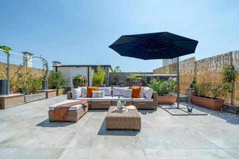 [Via Indipendenza] – Attico di lusso con Piscina Apartment in Bologna