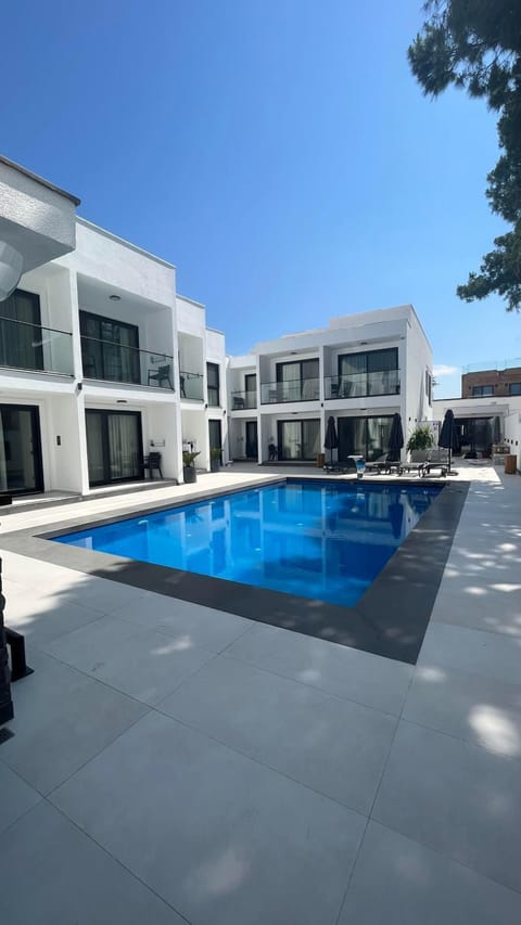 Property building, Swimming pool