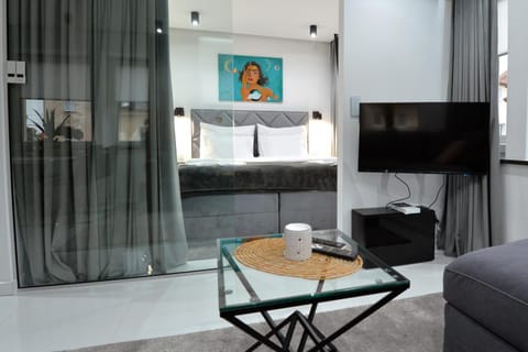 Communal lounge/ TV room, TV and multimedia, Living room, Seating area, Evening entertainment