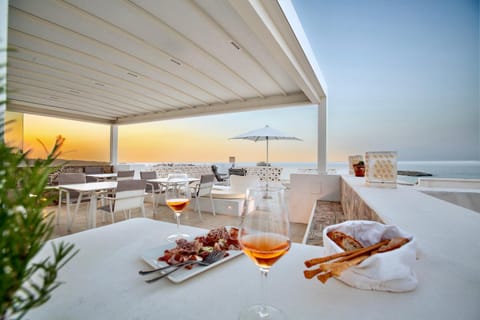 Property building, Solarium, View (from property/room), Balcony/Terrace, City view, Sea view, Street view, Area and facilities, Breakfast, Continental breakfast, Italian breakfast, American breakfast