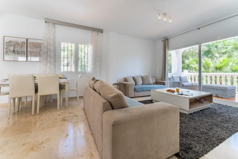 CT 196 - Faro's Villa Horizonte - Benalmadena - Beach, Golf & Pool Apartment in Benalmadena