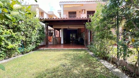 Property building, Garden, Garden view