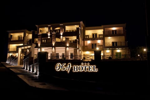 Property building, Facade/entrance, Night